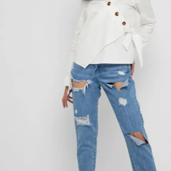 Missguided Riot High Rise Slit Rip Mom Jean - Picture 5 of 5